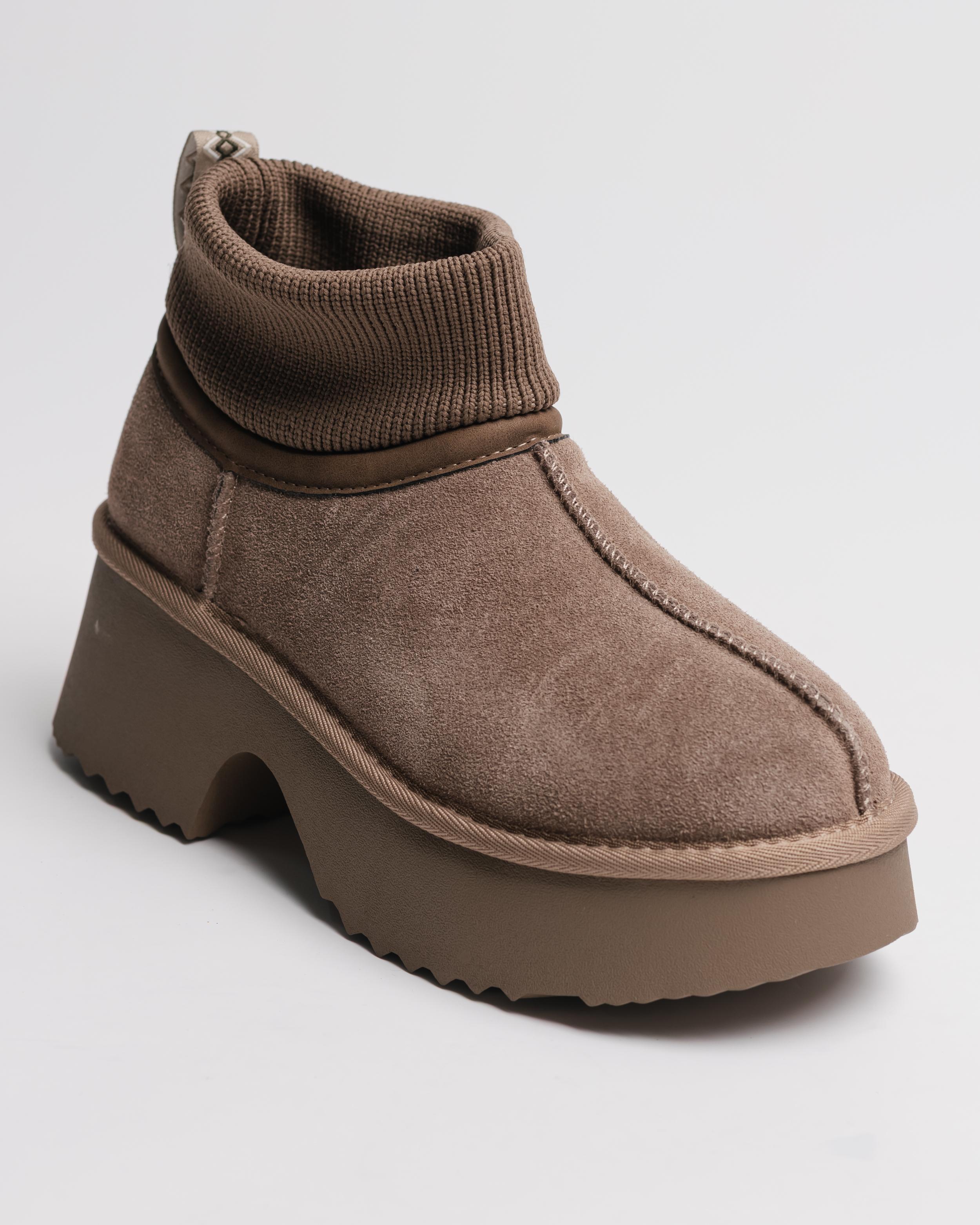 

Uggs with a platform sole Allsy 8752 37 beige suede wool 41 бежевий