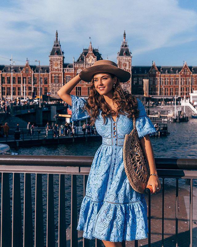 2020 European & American Women's V-neck Lace Short Sleeve Dress