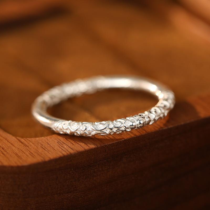 

Баньян Двустороннее Золоченое Древнее Право Свиток Травяной Узор Кольцо Guochao Ретро Массивные Мужские и Женские Кольца [port code no. 10]