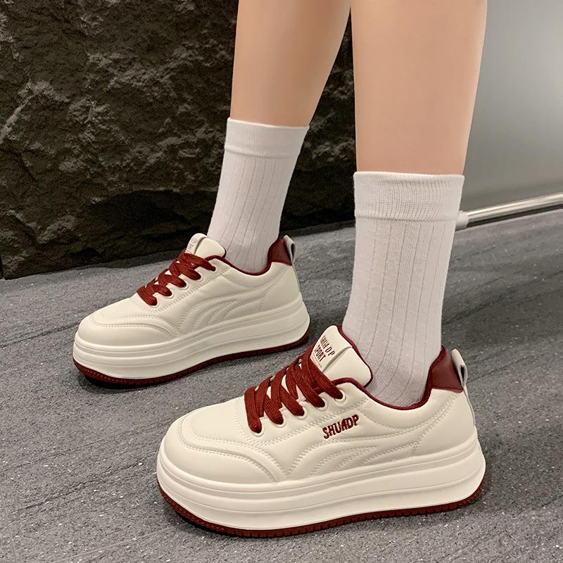 Popular Versatile Platform White Shoes Women's Spring and Summer Super Fire Niche Board Shoes 2025 New Leisure Sports Bread Shoes