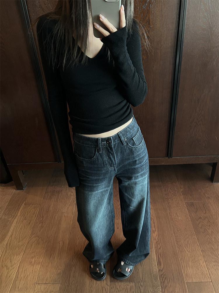 April Issue: Women's Slim-Fit V-Neck Long-Sleeve Knitted Top