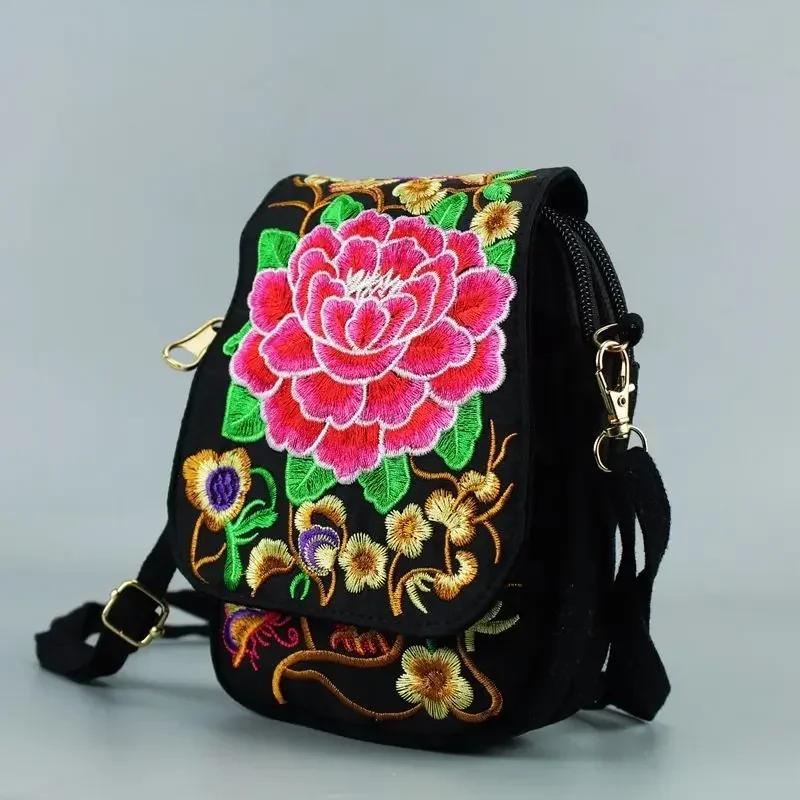 Women 2025 New Shoulder Bag Travel Pouch Vintage Floral Embroidered Crossbody Zip Bag Embroidered Mobile Phone Bag