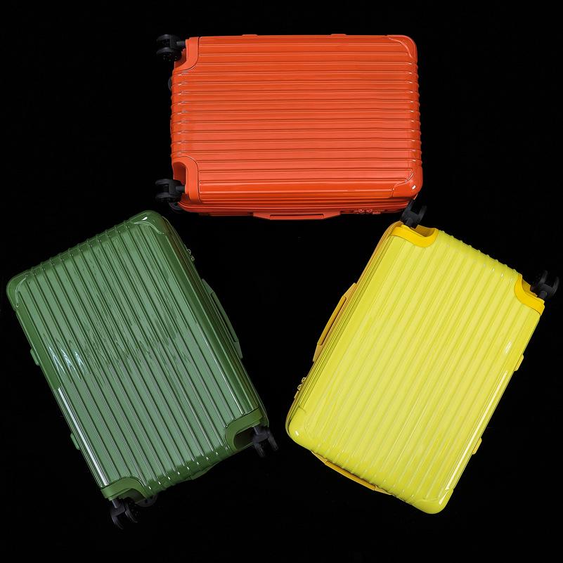 20-inch PC Carry-On and 28-inch Checked Suitcase for Students