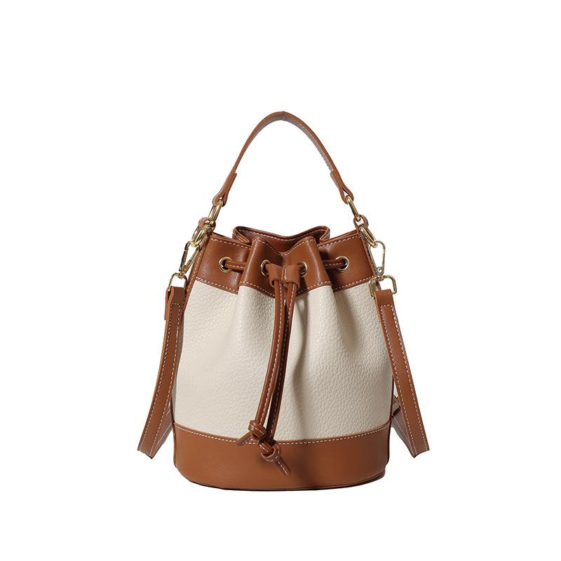 Popular niche design shoulder bag 2025