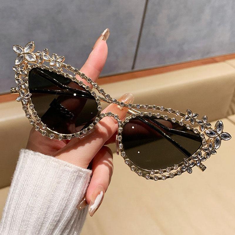 Attractive Glasses Women's Green Y2k Cat Eye Vintage Diamond Sunglasses Luxury Brand Designer Sun Glasses 2026 Popular Sexy Lady Crystal Rhinestone Shades