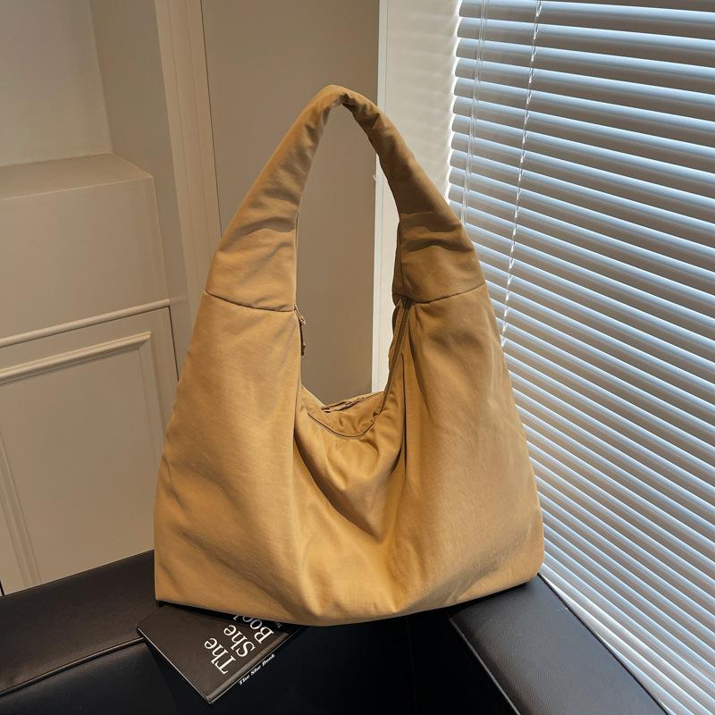 Bag women's large-capacity new spring, spring and summer leisure relaxation shoulder shopping bag class tote bag