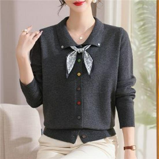 

Chic Wool Knit Top for Middle-Aged Women - Stylish Spring Sweater for Moms L