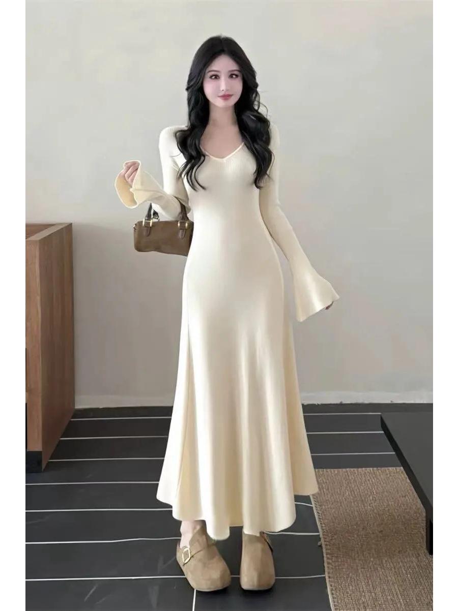

Women s Elegant V-Neck Long Sleeve Knit Dress - Slimming, Versatile, and Flattering for Autumn and Winter S (65-80 lbs)