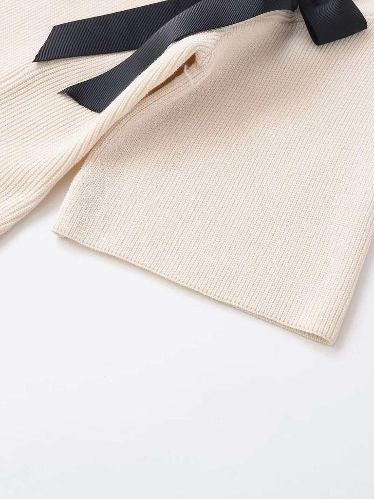 European Spring Fashion Women's Knitwear with Bow Decoration - Short Sleeve