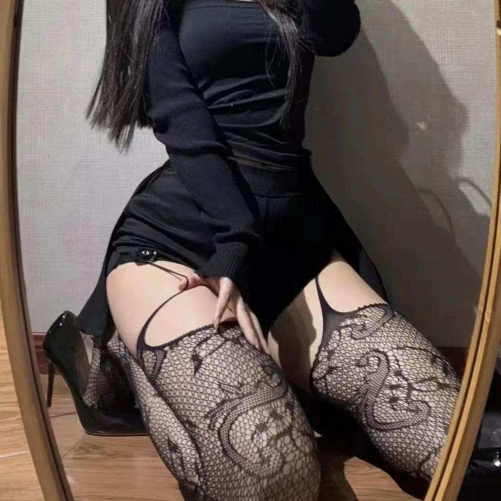 Czarne Jedwabne Koronkowe Kabaretki Lolita dla Kobiet - Odporne na Zaciągnięcia, Mikropresja, Piękne Nogi