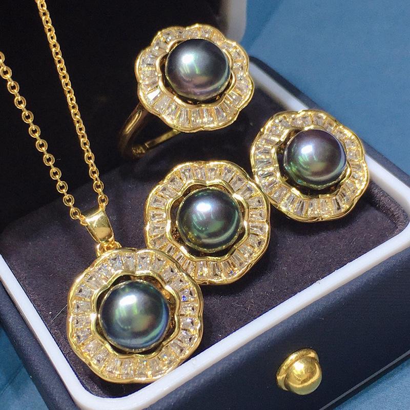 Women's 8-9mm High Luster Freshwater Pearl Necklace Set with 18K Zirconia Micro-Pave, Niche Design.