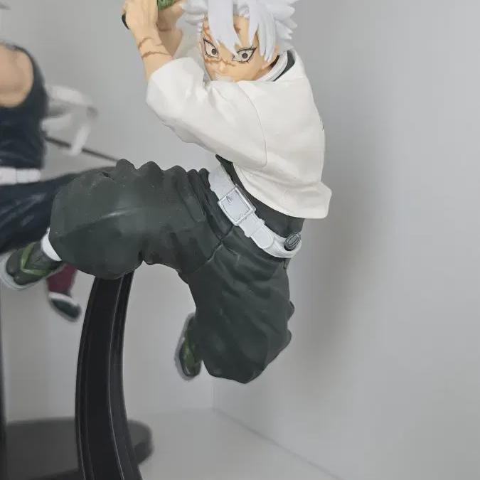 

Demon Slayer Sanemi Figure