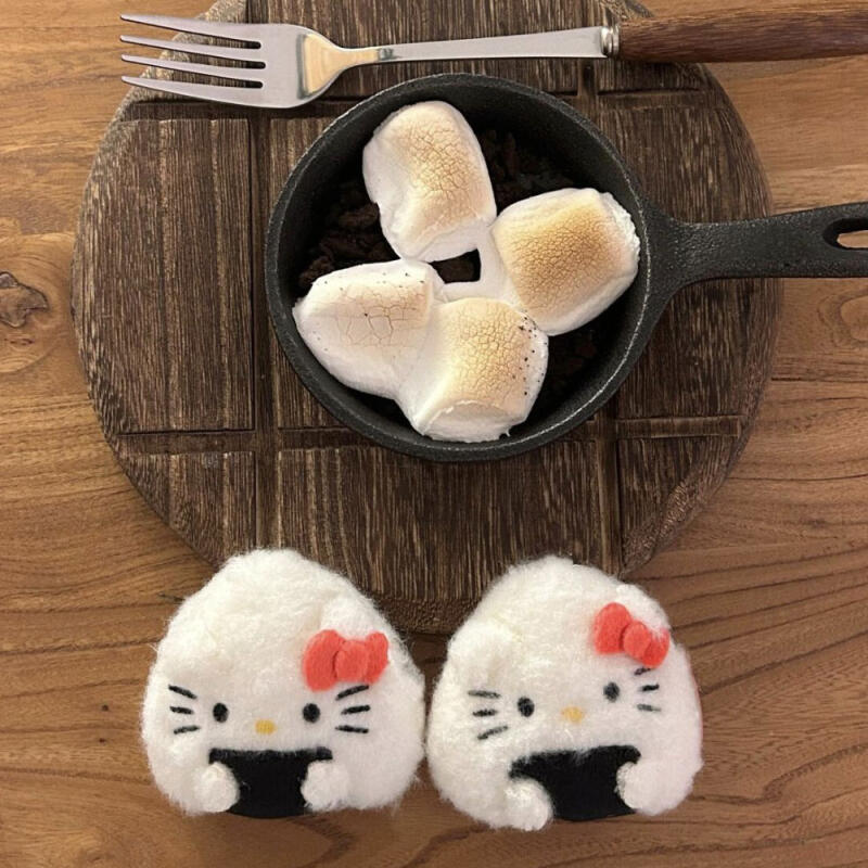 Hello Kitty Triangle Kimbap Onigiri Rice Ball Doll Keychain