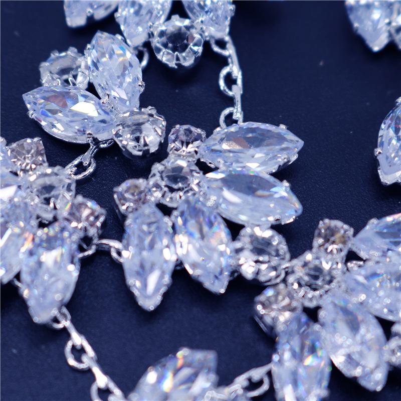 European And American Ins Bloggers Have The Same Exaggerated Fashion Rhinestone Half Face Mask Halloween Dance Accessories Mask