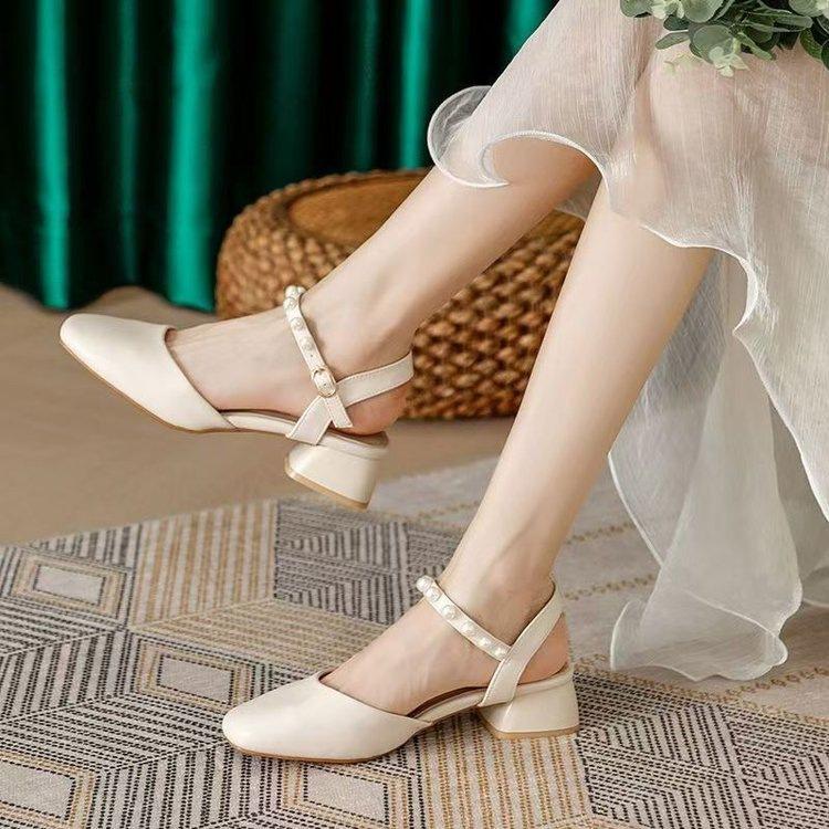 Sandals Women's Summer 2025 New Square Head One-word Buckle Strap Thick Heel Medium Heel Bag Head Pearl Gentle Roman Style Women's Shoes