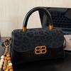 Autumn New Simple Portable Women's Bag Niche Fashion High Value Small Square Bag Shoulder Messenger Bag