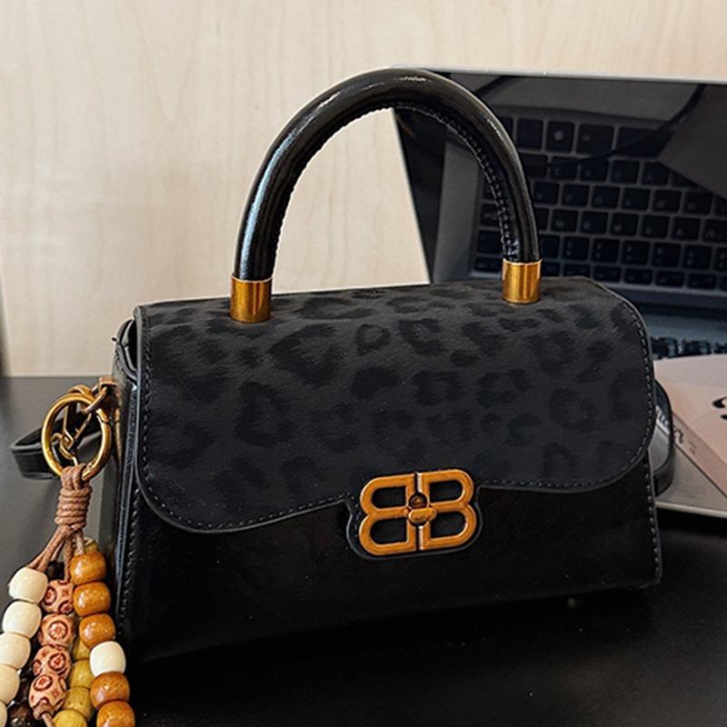 Autumn New Simple Portable Women's Bag Niche Fashion High Value Small Square Bag Shoulder Messenger Bag