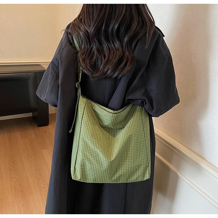 

New Korean-Style Striped Tote: Large-Capacity, Versatile Crossbody Bag for Women зелёный