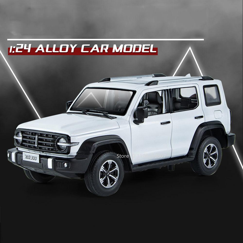 

1:24 Tank 300 500 Car Diecast Alloy Model Toys Doors Opened with Sound Light Pull Back Miniature Vehices Children Festival Gifts