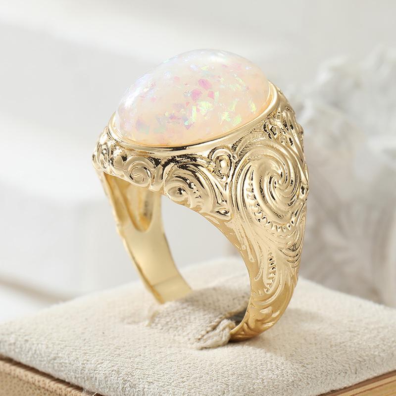 Vintage Inlay Imitation Opal Damenring Persönlichkeit Goldfarbe Handgeschnitzt Tägliches Tragen Party Schmuck Jubiläumsgeschenk 10 beige