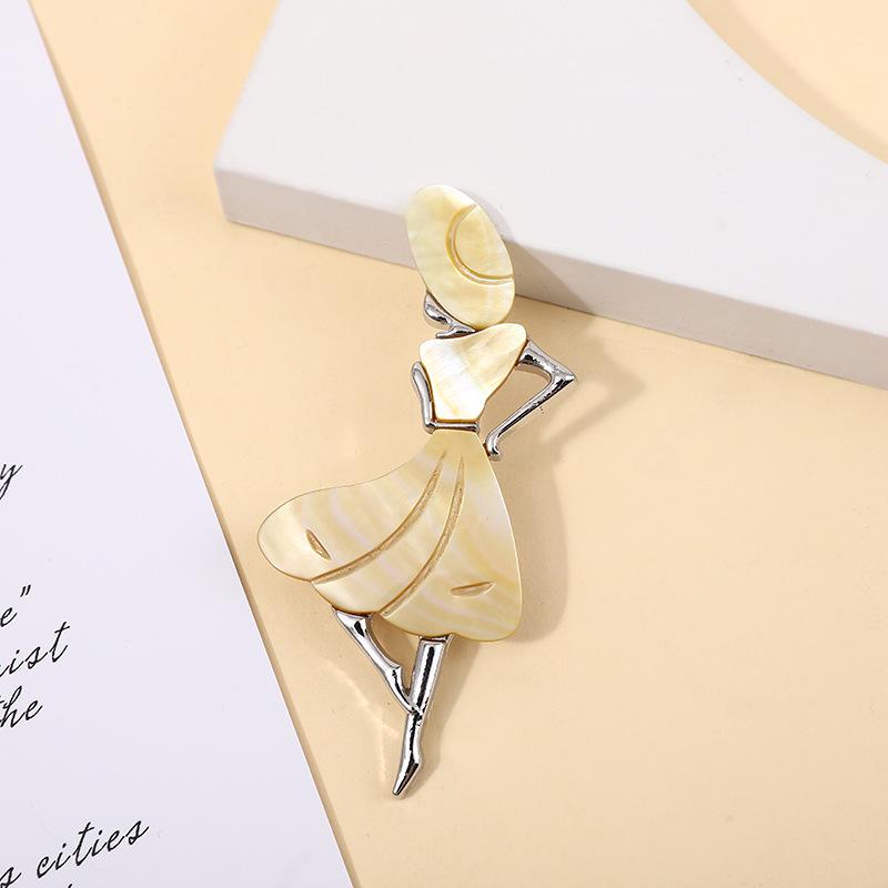 

European & American Little Girl Abalone & White Shell Black-Lipped Pearl Oyster Brooch Pendant