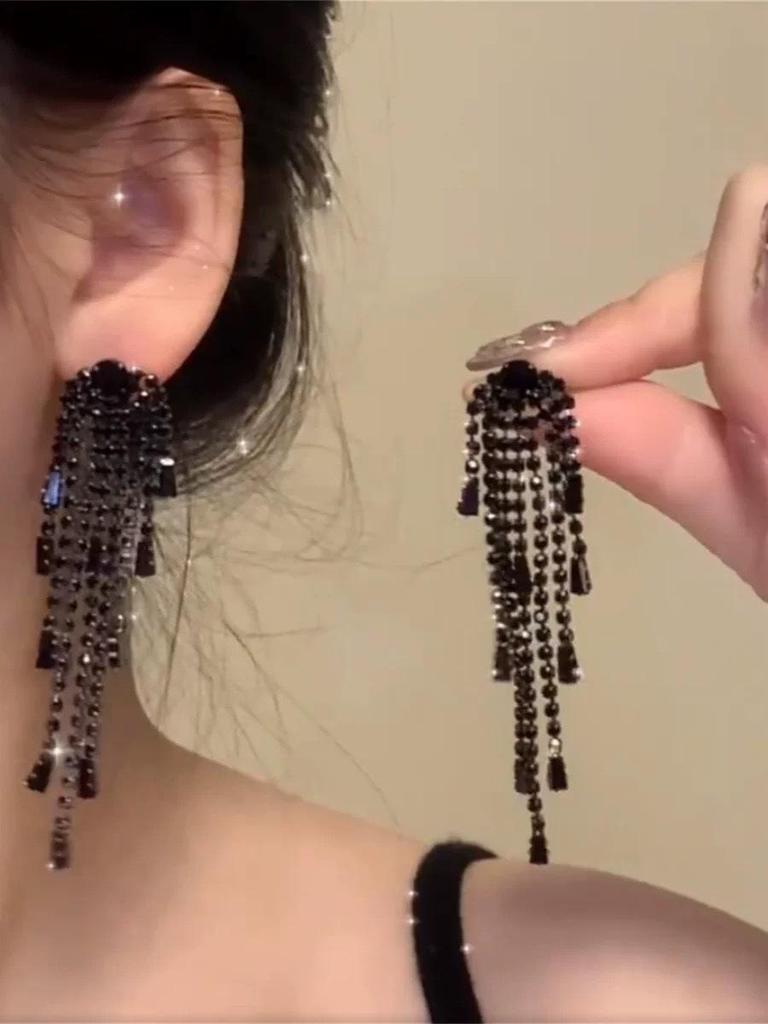 Elegant French Court Rhinestone Water Drop Tassel Earrings