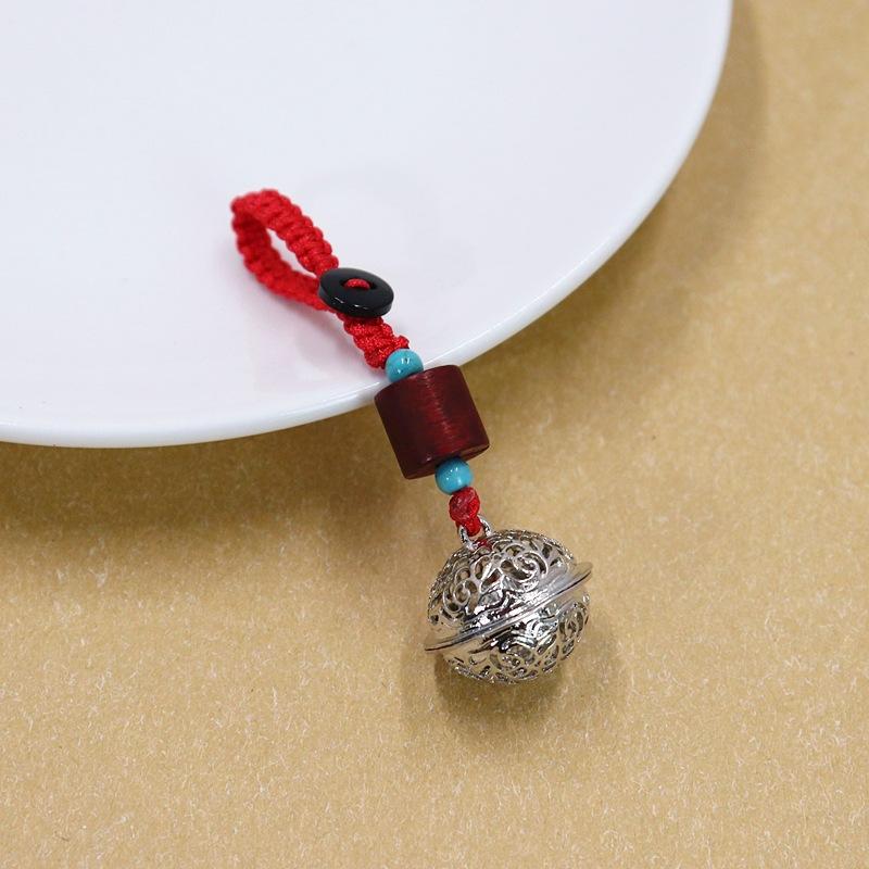 

Retro palace bell bell car keychain men s and women s key chain pendant antique simple bag pendant creative gift