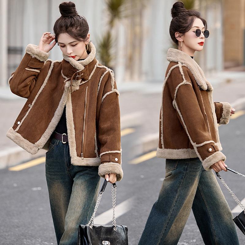 

Женское маленькое зимнее пальто из овечьей шерсти с меховой отделкой в корейском стиле - короткое, толстое и теплое (YE6301) M (90-120 jin)