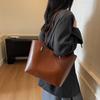 This Year, the Versatile Tote Bucket Bag Is Popular for Women, the New Texture of the Season, the Niche Personality Trend, and the Shoulder Underarm