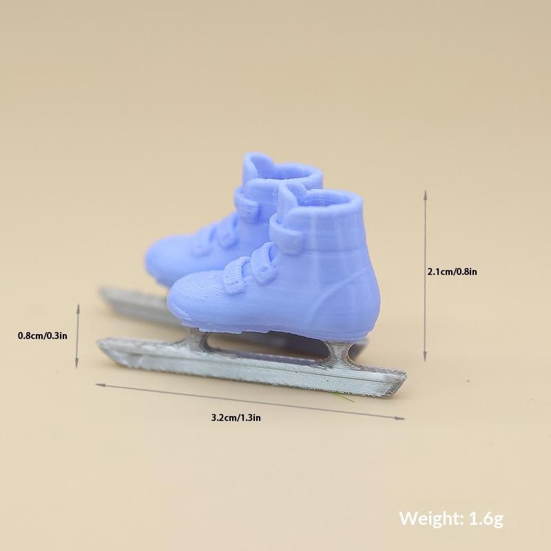 Dollhouse Mini Simulation Skating Shoes 1 Pair Realistic Tiny Ski Footwear Model for Mini Scene Decor Creative Hobby Gifts