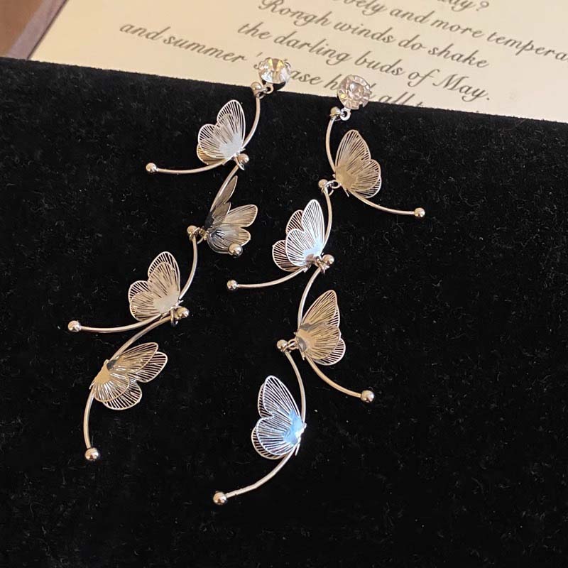 Fashion Long Tassel Butterfly Drop Earrings for Women Temperament Luxury Metal Rhinestone Hollow Bow Earrings Party Jewelry Gift