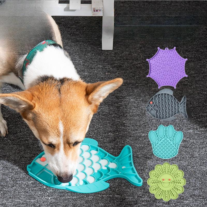 Silicone Licking Pad Pet Dog Lick Pad Bath Peanut Butter Slow Eating Licking Feeder Cats Lickmat Feeding Dog Lick Mat