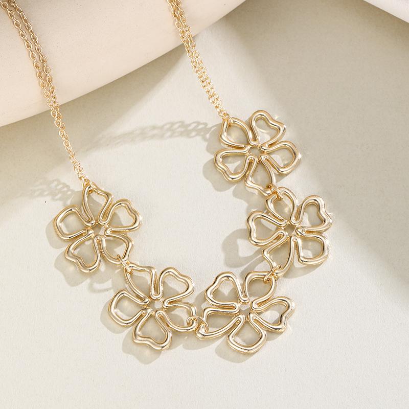 

European and American Fashion Gold Color Chain Hollow Flower Necklace, Women s Classic Trendy Holiday Accessory Gift
