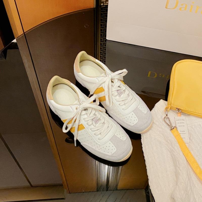 Retro leather red German training shoes women's 2025 new versatile lace-up round head casual sports shoes flat Forrest Gump shoes