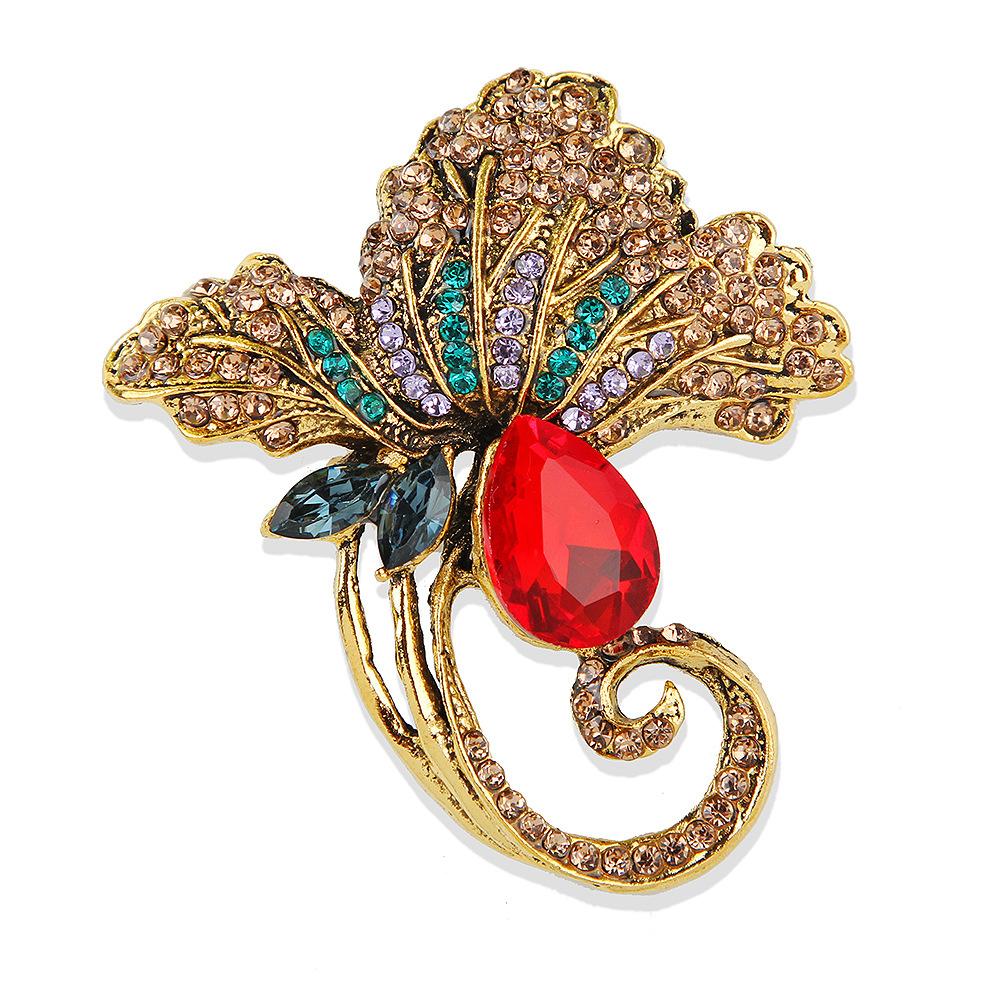 High-level Sense of The Leaf Brooches Temperament Versatile Maple Leaves Niche Pins Female Generous Luxury Lapel Decorative Button Pin