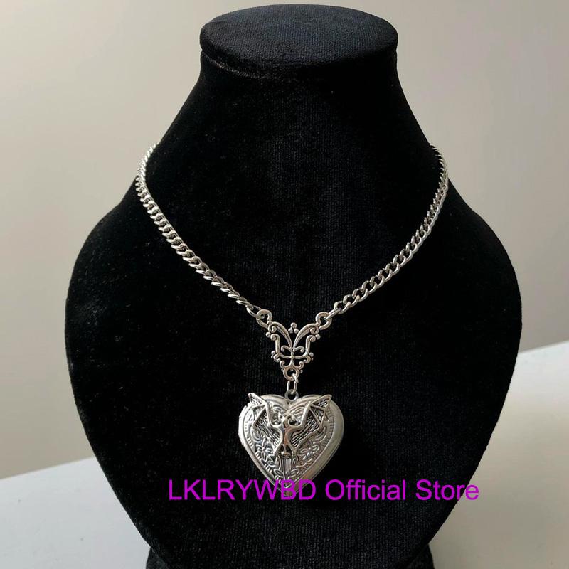 Gothic Bat Locket Necklace,Gothic Jewelry,Gothic Necklace,Bats,Halloween Vampire Party Jewelry,Fit For Bat Lovers Gift