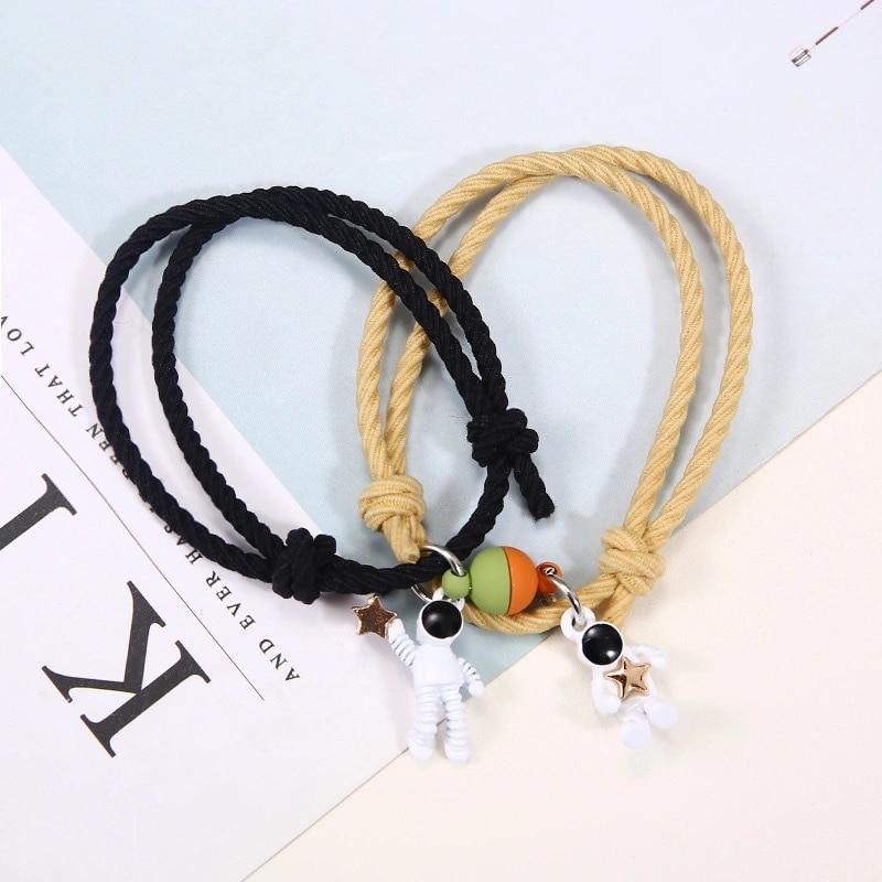 Latest Magnet Couple Wrist Bracelet Star Astronaut Paired Bracelets Attractive Voguish Fashionable Valentine 'S Day Jewelry Giveaway Present 2 Pcs