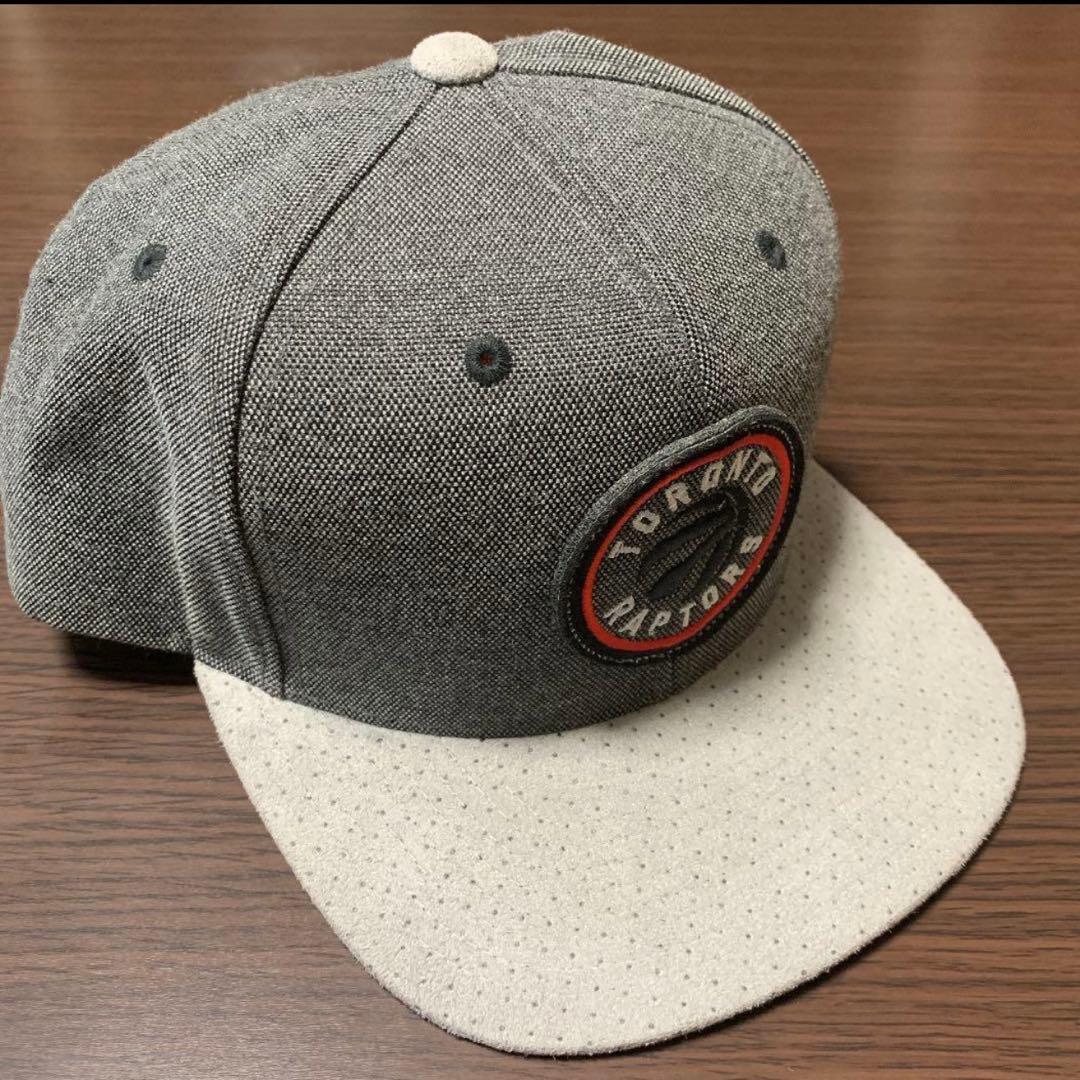 Used Mitchell & Ness Raptors snapback cap