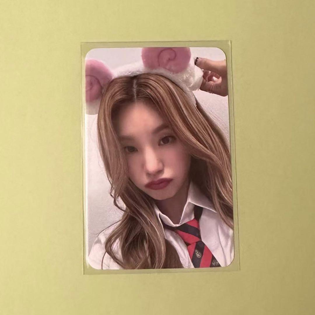 

[Б/У] Отправлено 12.1 ITSY YEJI торговая карточка, KILLMYDOUBT