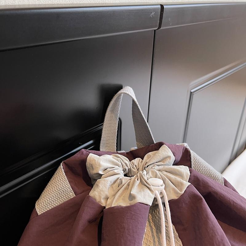 Versatile Drawstring Backpack - Lightweight Sports Bag for Tennis & Badminton Rackets, Perfect Gym & Travel Pack