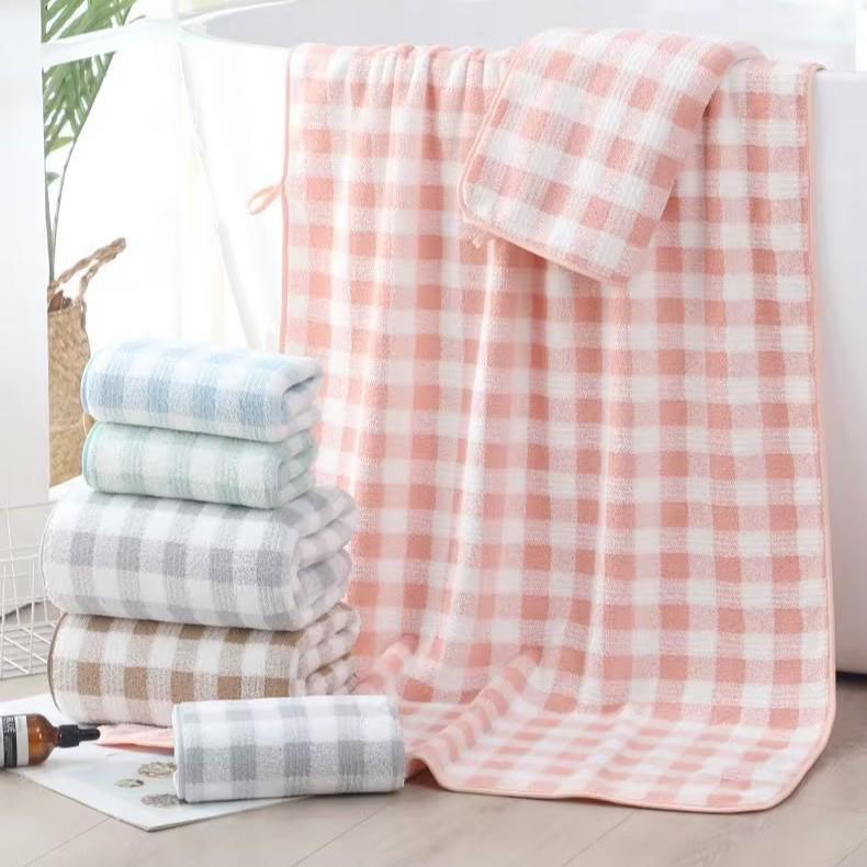 Farbblock-Karo-Handtuchset aus Korallenfleece - Hoch saugfähig, fusselt nicht, weiche Kante Gesichtshandtücher