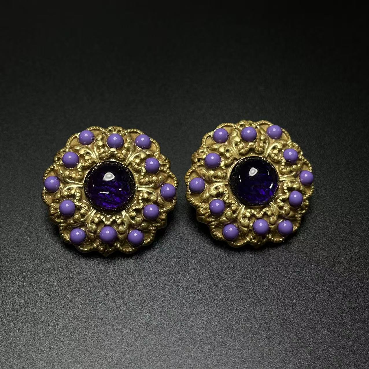 French Retro Court Style Alloy Hollow Out Antique Earrings Niche Design High-end Vintage