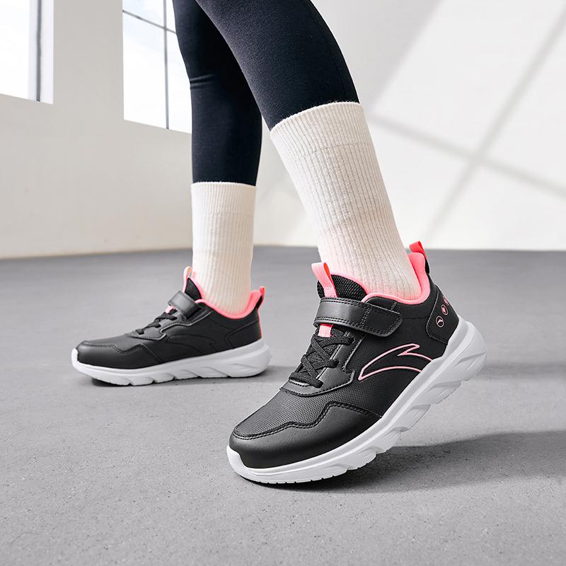 Anta Kids Vitality Trendy Versatile Lightweight Shock Absorption Low-Top Running Shoes Kids Running Shoes Black Pink A22435568-6