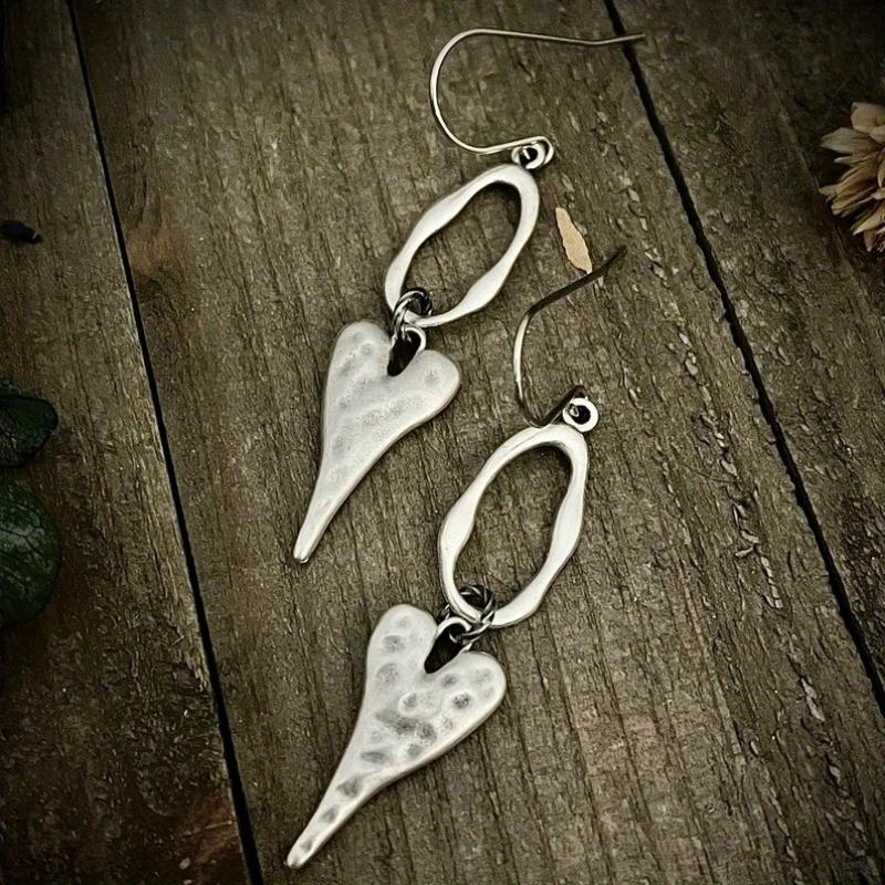 Creative Retro Heart-shaped Hollow Pendant Earrings, Suitable for Women's Daily Party Wear, Chic Earring Accessories