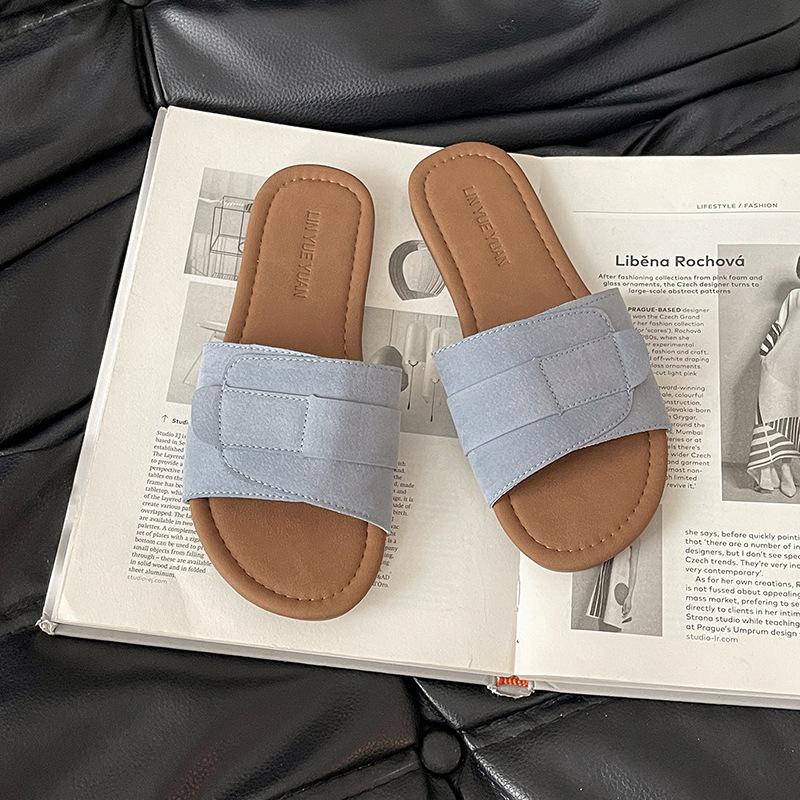 Fashion Simple Soft Bottom One-word Slippers Women's Summer Wear 2025 New Summer Versatile Mori Series Beach Cool Slippers