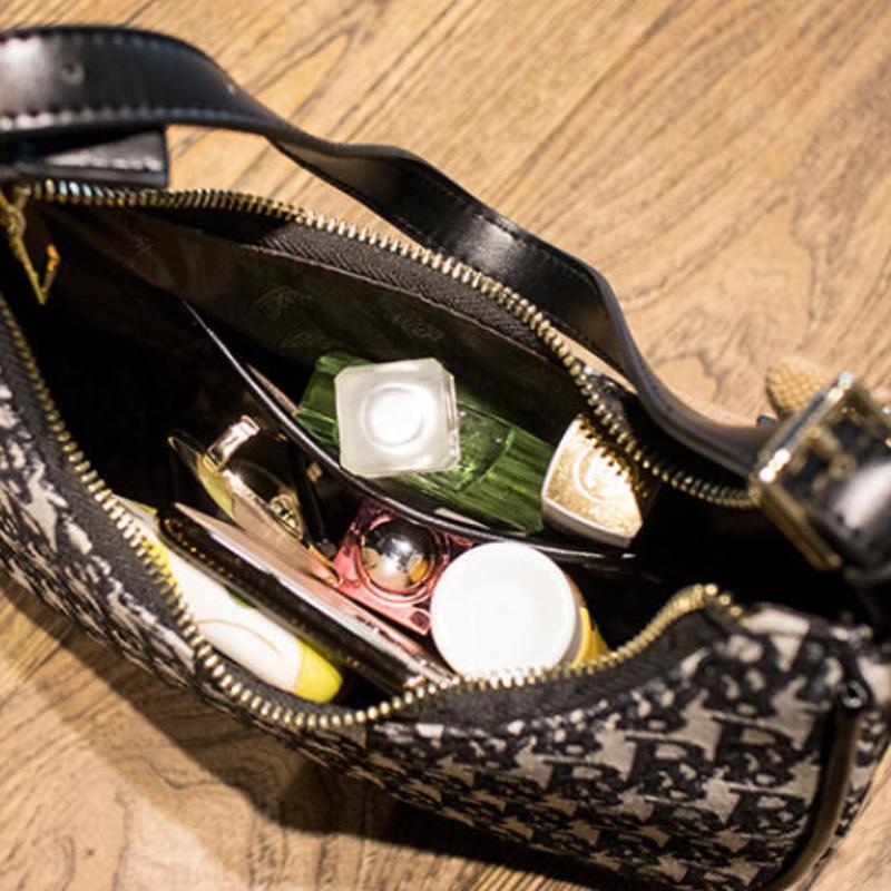 Women Bags New Fashion Shoulder Bag Trend Print Letter Axillary Bags Handheld Bags Leisure New Moon Package Crossbody Bags