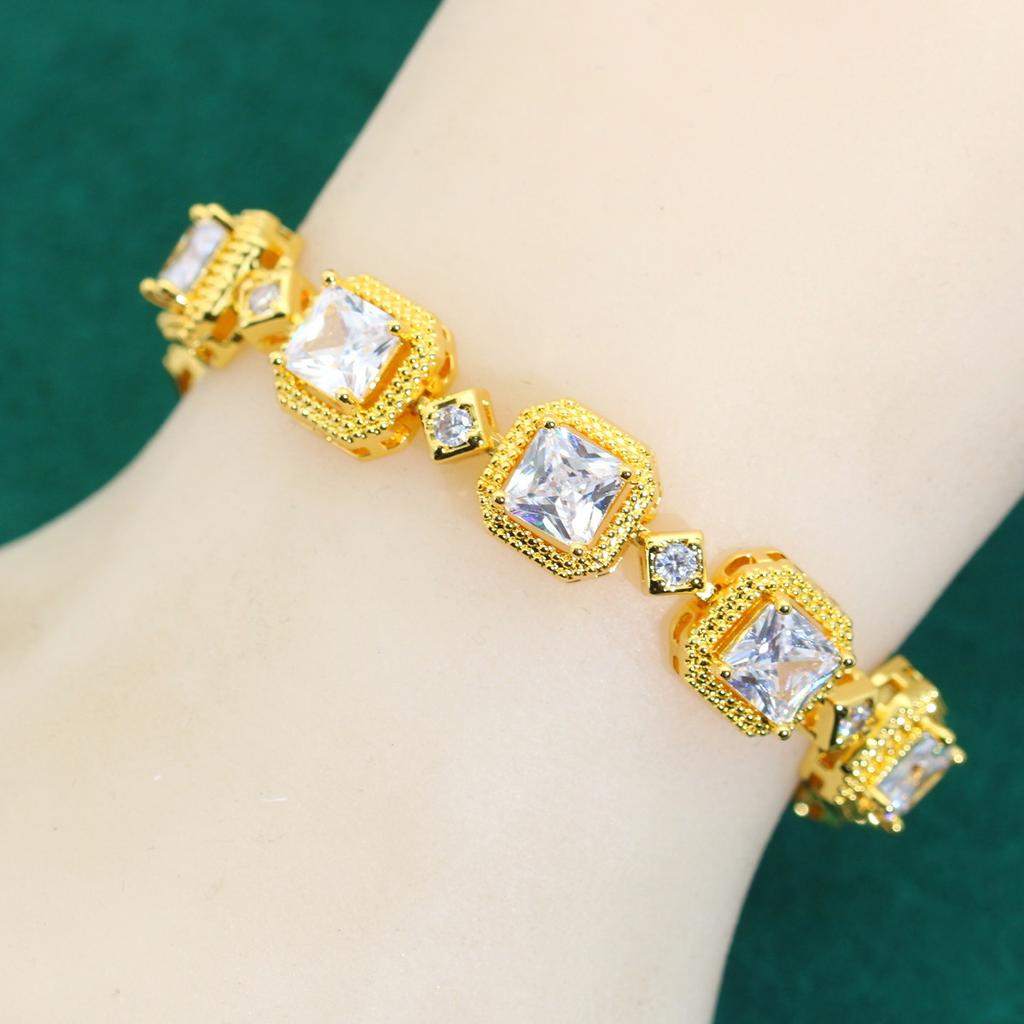 New Jewelry Sets In Europe and The United States Atmosphere Full of Zircon Lady Set Decoration Earrings Ring Gold Jewelry Set