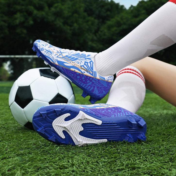 35-45 Football Shoes, Low-cut Blue and White Porcelain Long Nails, Youth Sneakers, Large Size Sports Shoes, TPU Soles, Broken Nails