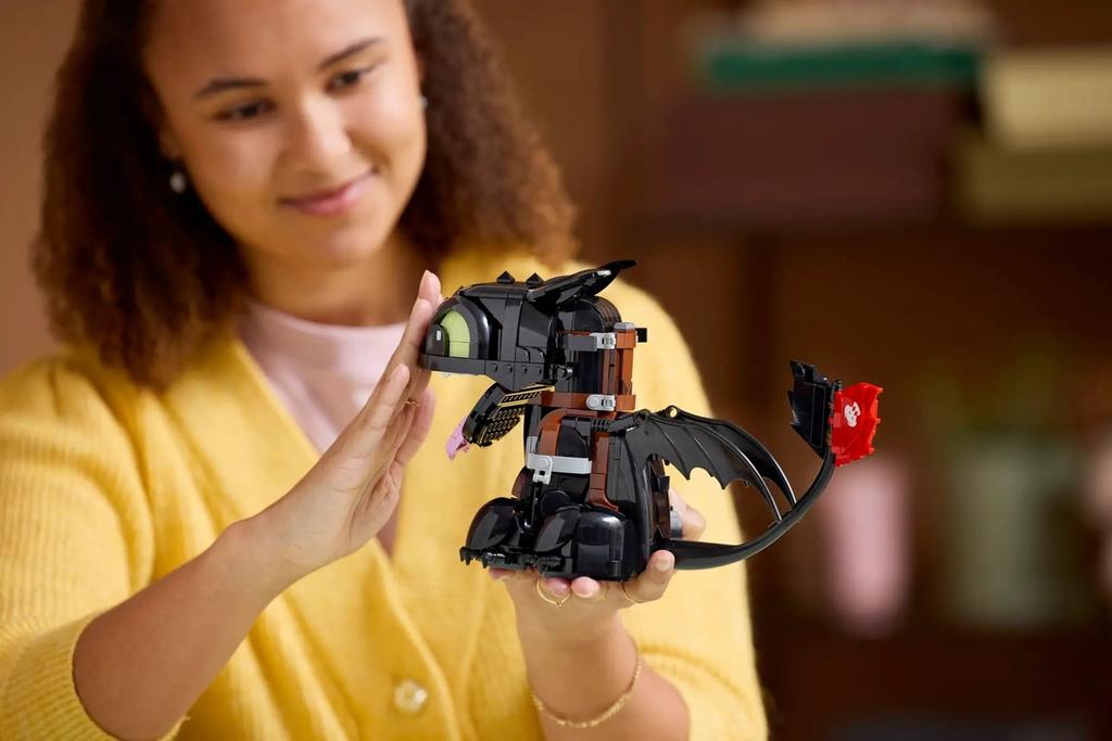 LEGO Icons 10375 How To Train Your Dragon: Toothless