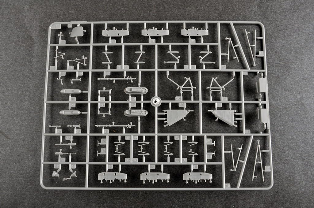 Trumpeter Hip Plastic Model 05815 1/48 Mi-8
